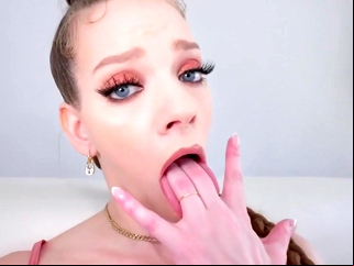 big ass anal Assed Girl Gets High From Double Penetration With Men